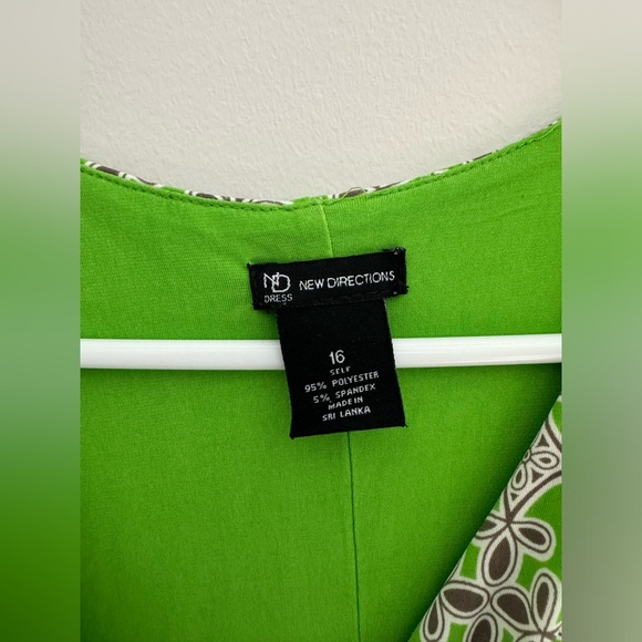 New Directions - Dress - Picture 4 of 4